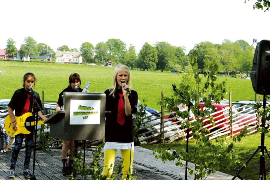 Älvorna svarade för ett bejublat framträdande.