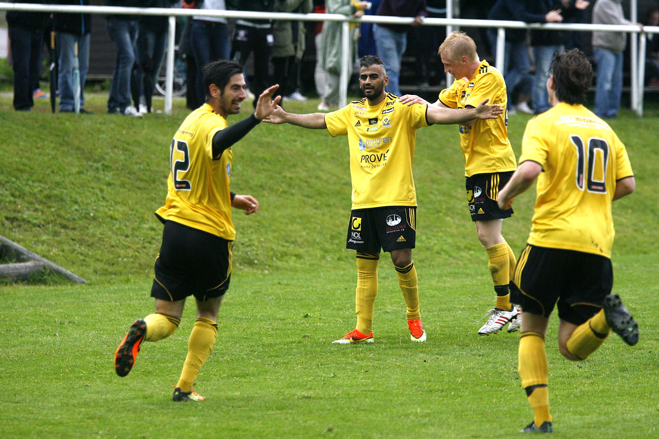 Måljubel efter Moha Abdulrazek 1-1. Jihad och Jonathan Lindström stod för förspelet.