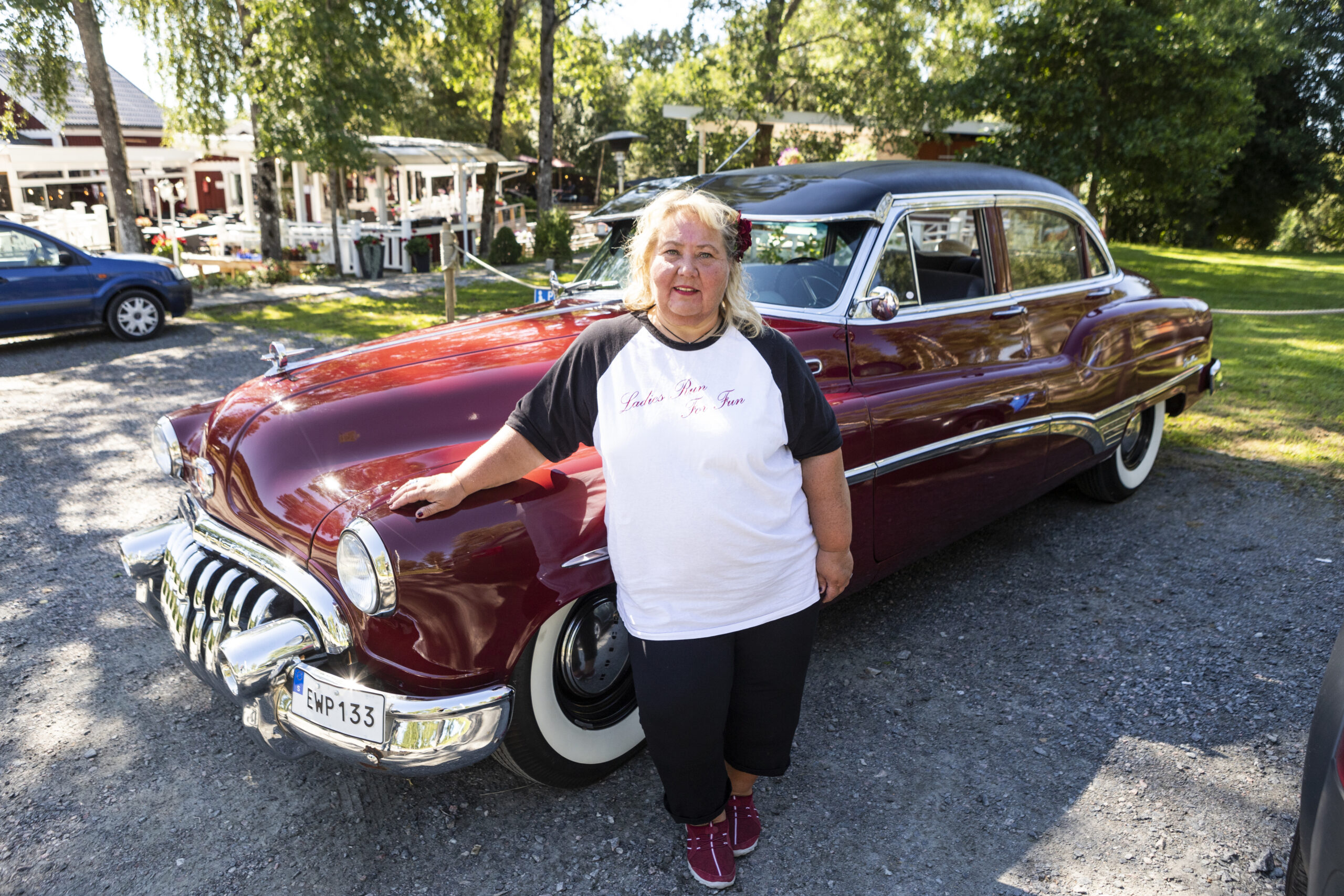 Veteranbilar kommer till Café Torpet