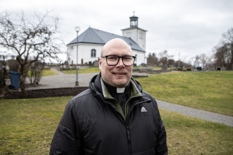 v1324 Kyrkan Mika Auvinen copy
