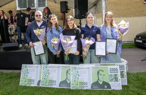 v2414 Nationaldagen Unga föredöemn