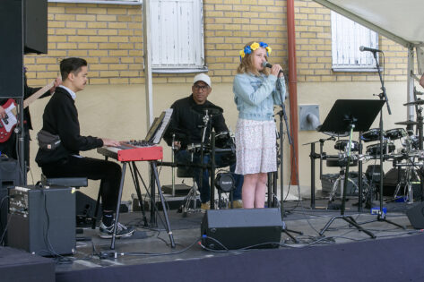 v2414 Nationaldagen solosång3