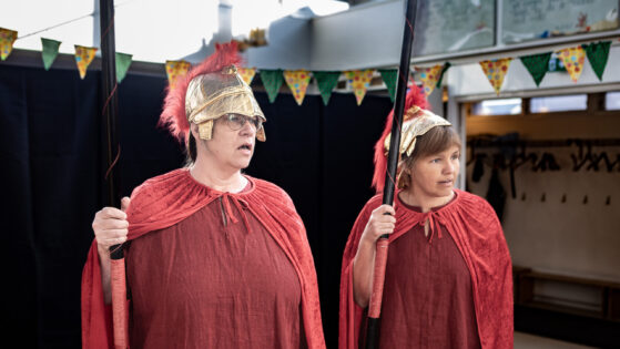 v1525 Älvängens kyrka påskspel Mia Korneliusson & Pernilla Olausson copy