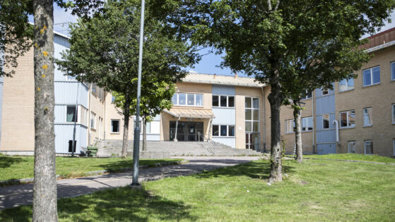 v2425 Bohusskolan byggnad