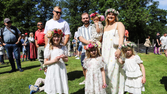 v2625 Midsommar Starrkärr