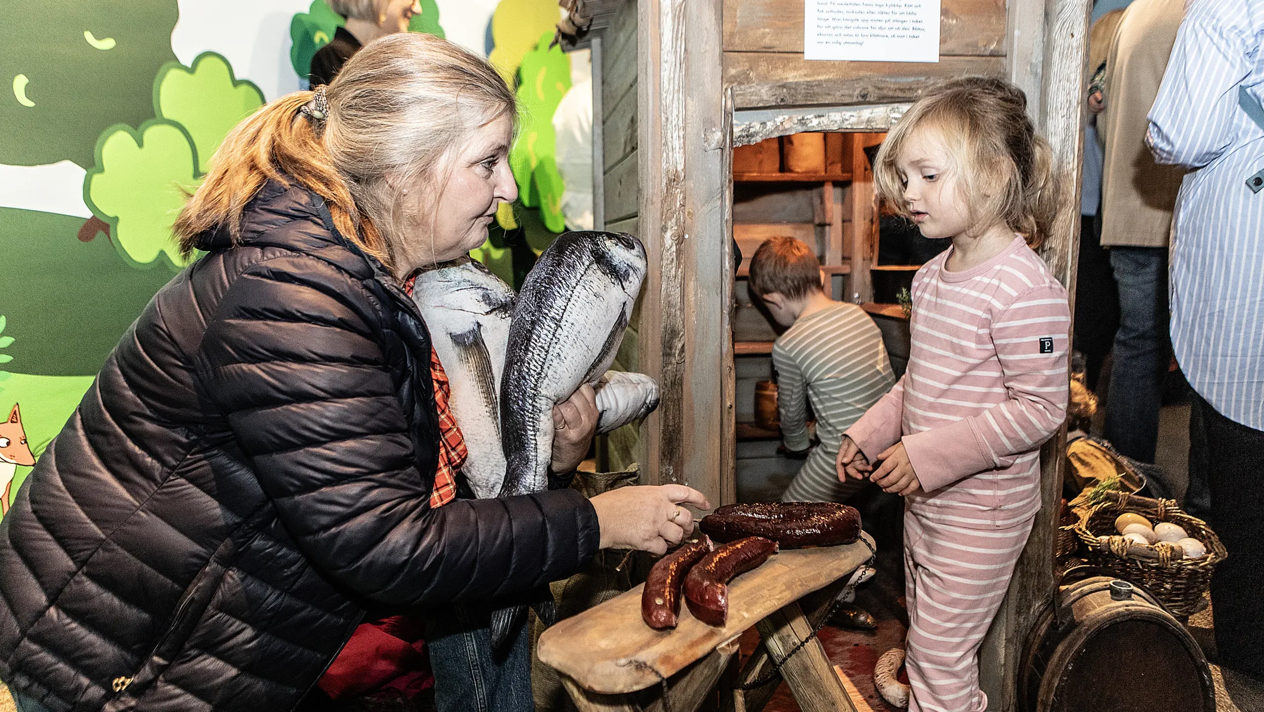 v2926 Lödöse museum Djuren i staden utställning copy